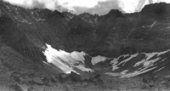 Кар ледниковый в верховье реки Сюльбан (хребет Кодар)