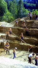 Школьники на раскопках поселения Усть-Менза-2
