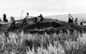 Раскопки кургана на г. Окошки. 1959 г.