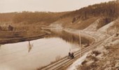 Полотно железной дороги вдоль берега реки Хилок. Фото А.К. Кузнецова